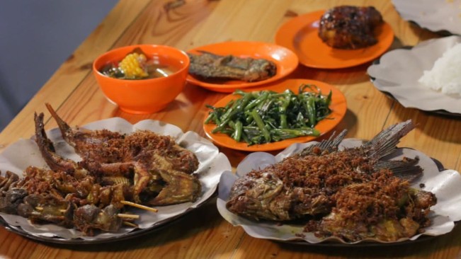 Menu Andalan Nasi Uduk Cipete 21 (instagram)